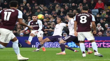 مواجهة حاسمة.. أستون فيلا يهزم مانشستر يونايتد في الدوري الإنجليزي